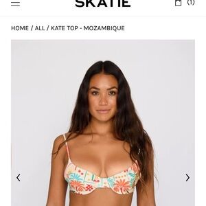 Skatie Top- Kate in Mozambique